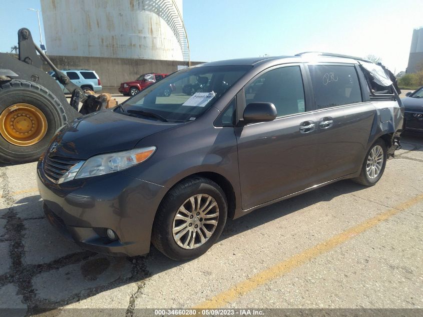 5TDYK3DC9FS674737 2015 Toyota Sienna Xle 8 Passenger