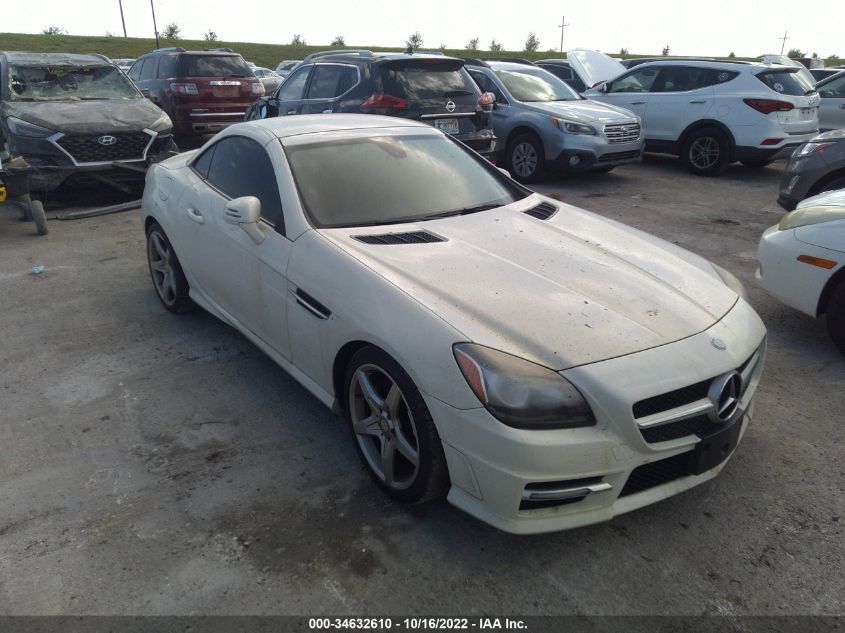 VIN WDDPK4HA1DF061587 2013 Mercedes-Benz SLK-Class,... no.1