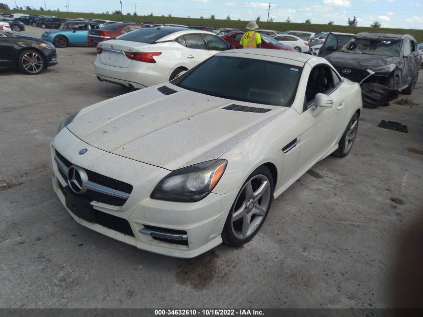 VIN WDDPK4HA1DF061587 2013 Mercedes-Benz SLK-Class,... no.2