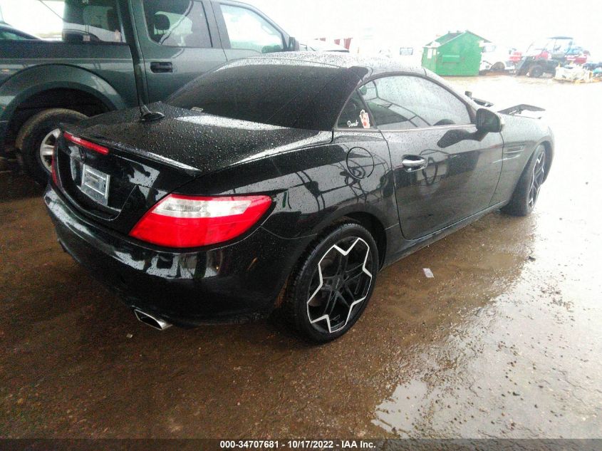 VIN WDDPK3JA8GF123625 2016 Mercedes-Benz SLK-Class,... no.4