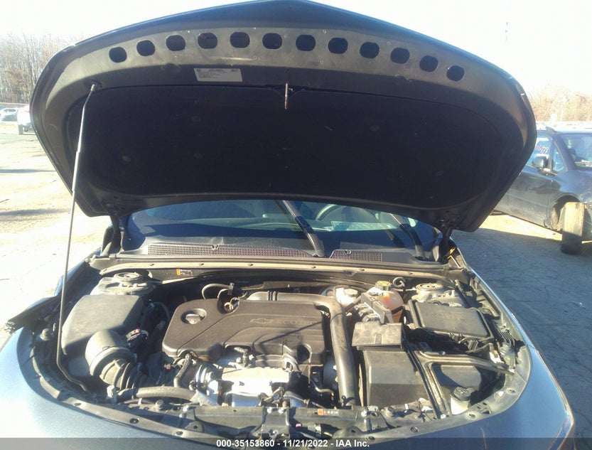 1G1ZE5ST8HF216077