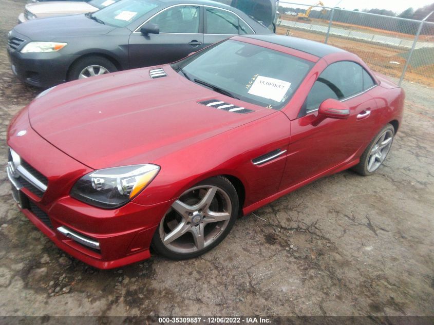 VIN WDDPK3JA1GF122851 2016 Mercedes-Benz SLK-Class,... no.2