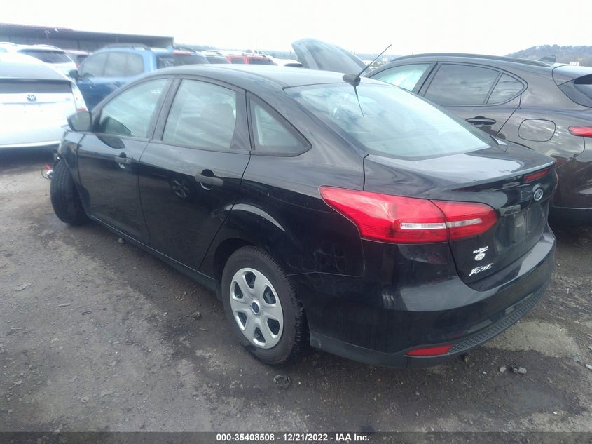 VIN 1FADP3E26JL229569 2018 FORD FOCUS S