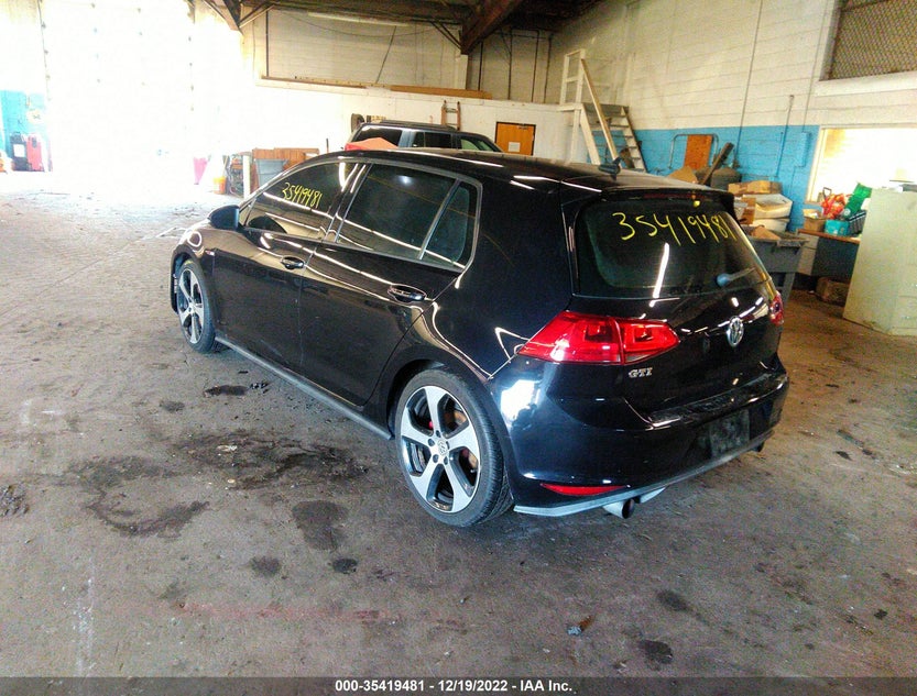 3VW5T7AU3FM015621