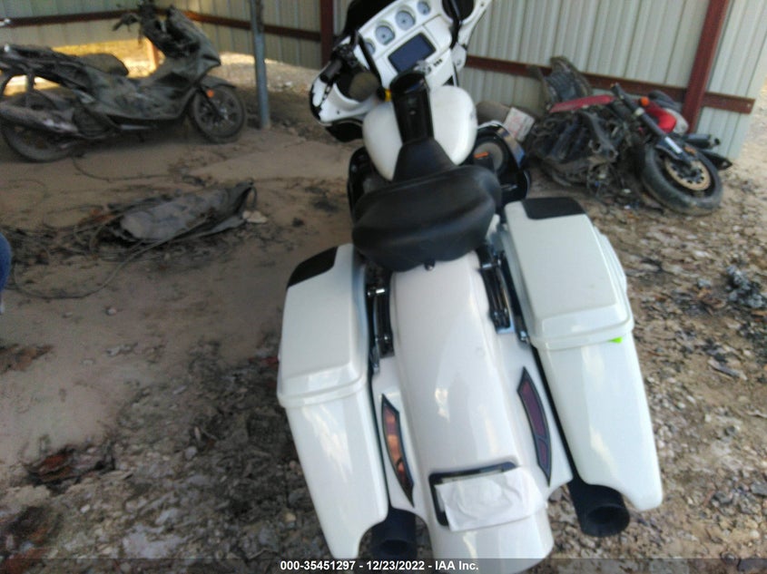 2016 Harley-Davidson Flhx Street Glide VIN: 1HD1KBM17GB691926 Lot: 35451297