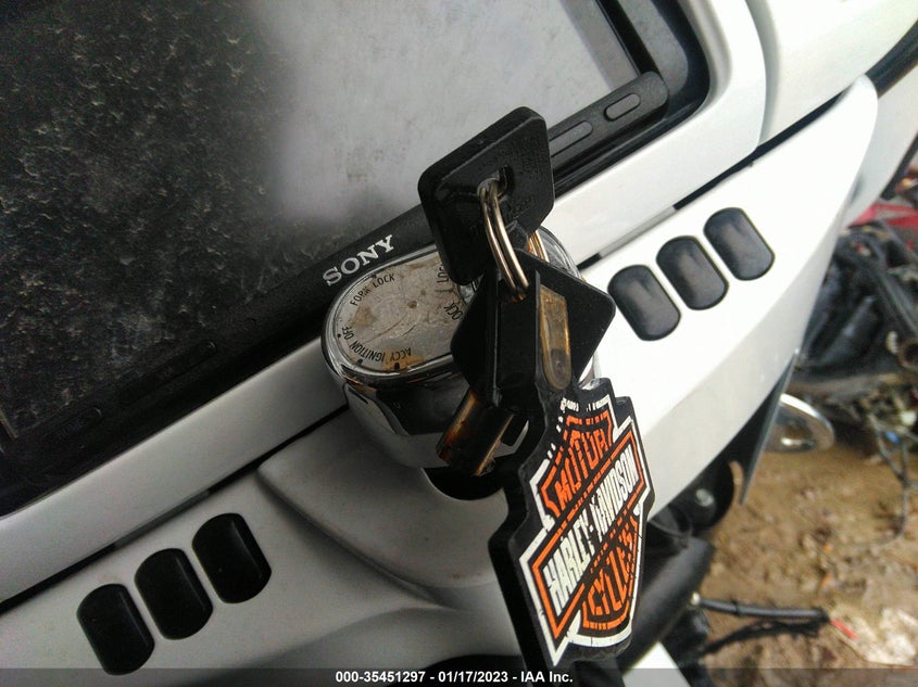 2016 Harley-Davidson Flhx Street Glide VIN: 1HD1KBM17GB691926 Lot: 35451297