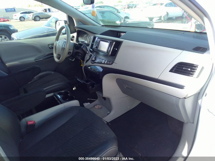 5TDXK3DCXES427950 2014 Toyota Sienna Se 8 Passenger