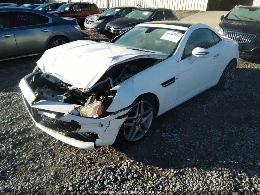 VIN WDDPK4HA4FF107030 2015 Mercedes-Benz SLK-Class,... no.2