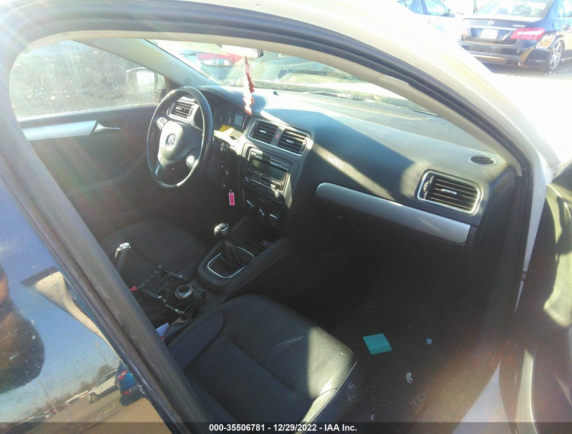 3VW3L7AJ1CM329826