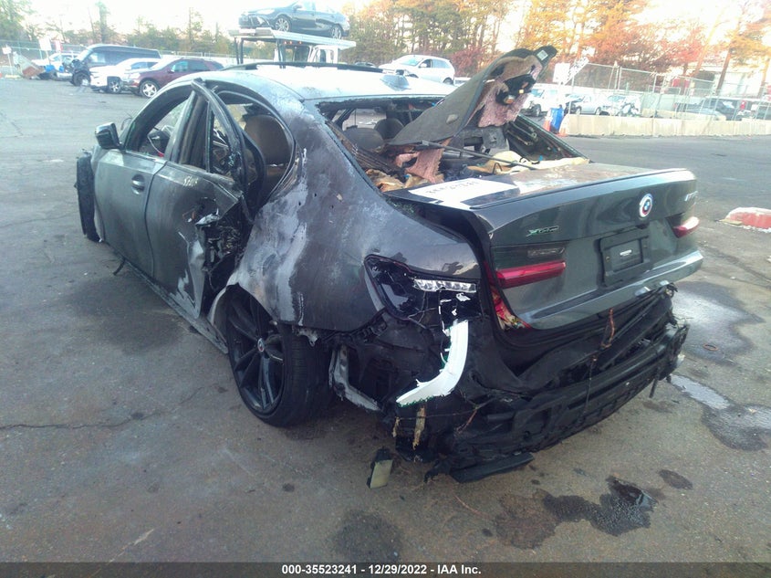 2023 BMW 3 SERIES auction photo 3
