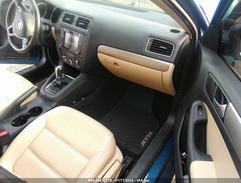 3VWDB7AJ8HM267081