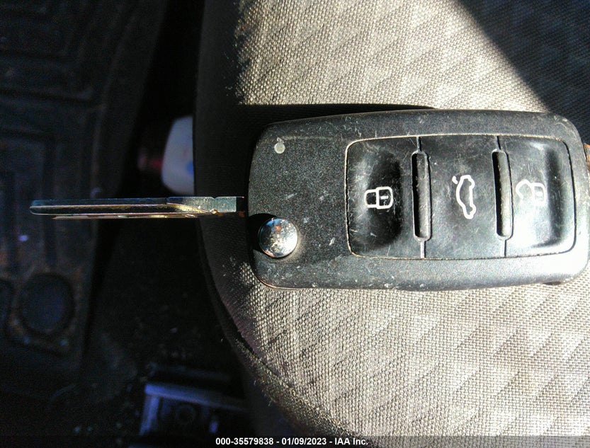 3VW2B7AJ4HM341782