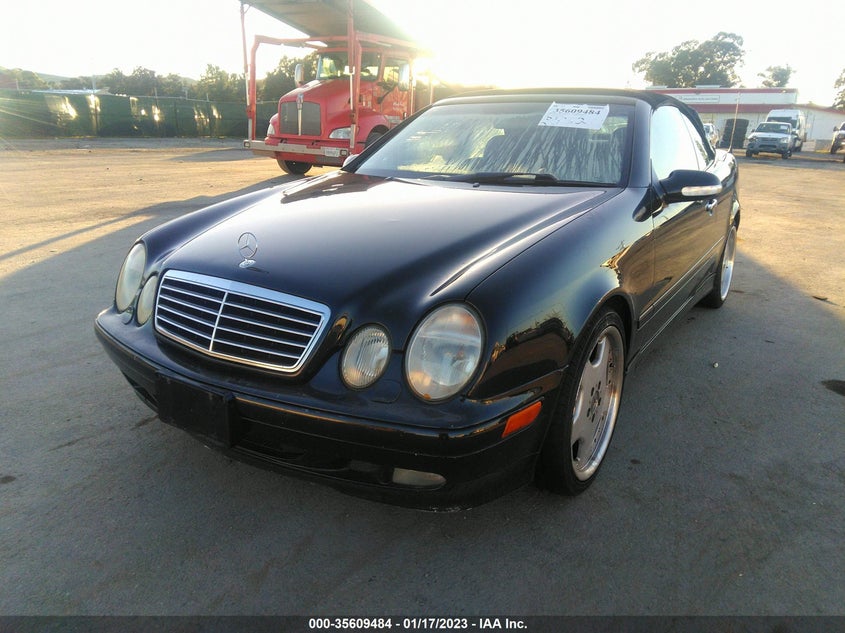 2003 Mercedes-Benz Clk-Class 3.2L VIN: WDBLK65G83T135373 Lot: 35609484