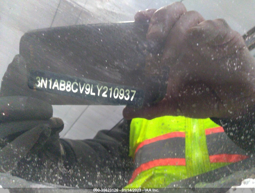 3N1AB8CV9LY210937