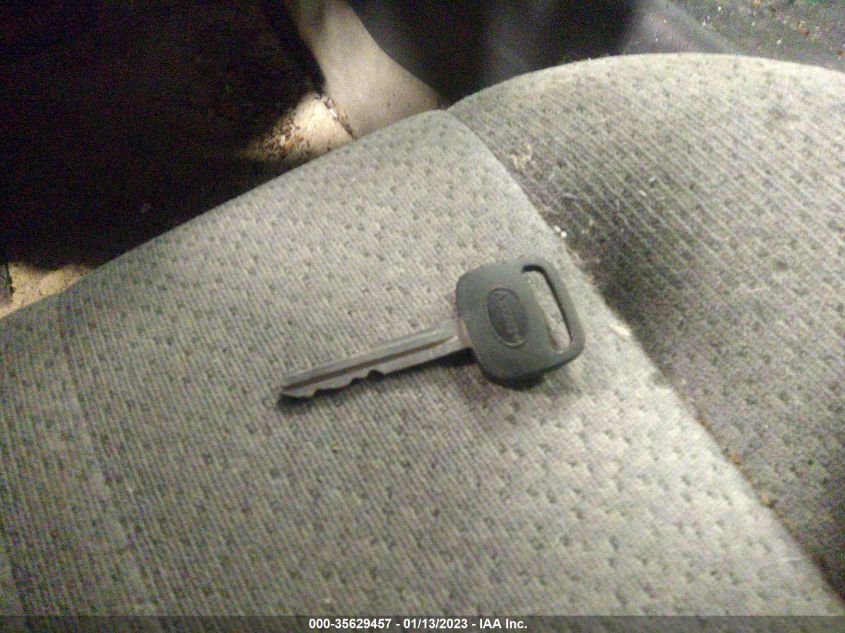 2001 Toyota Camry Le VIN: 4T1BG22K21U781964 Lot: 35629457