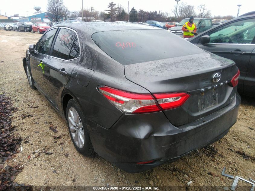 2018 Toyota Camry Le VIN: 4T1B11HK9JU032937 Lot: 35679690