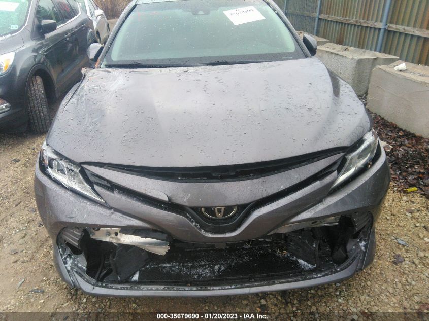 2018 Toyota Camry Le VIN: 4T1B11HK9JU032937 Lot: 35679690