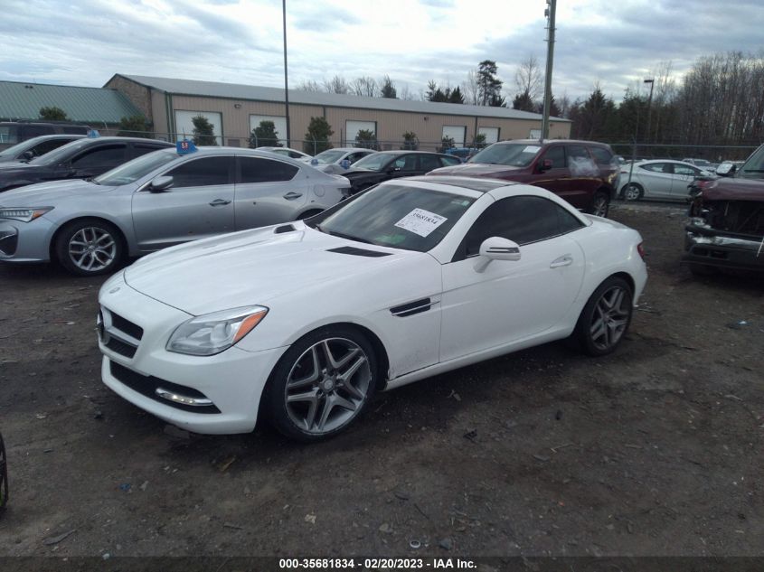 VIN WDDPK4HA8EF074807 2014 Mercedes-Benz SLK-Class,... no.2