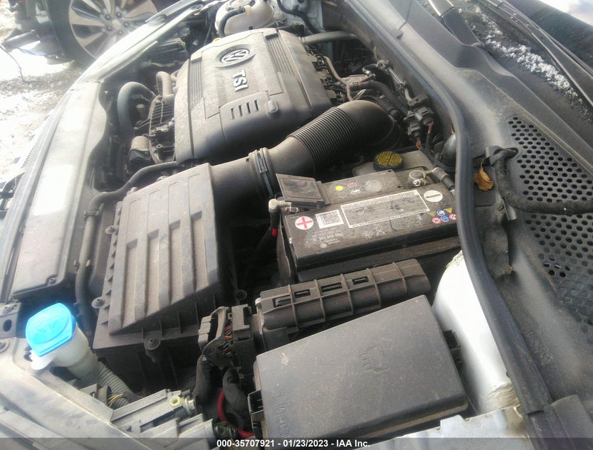 3VW5T7AU6KM029524