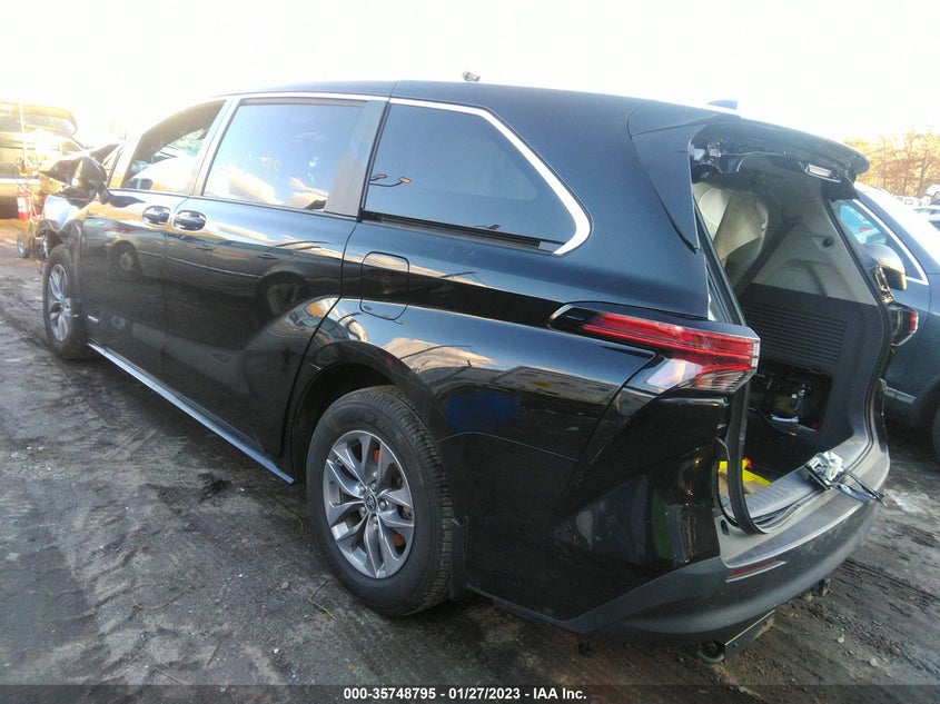 2021 Toyota Sienna Le