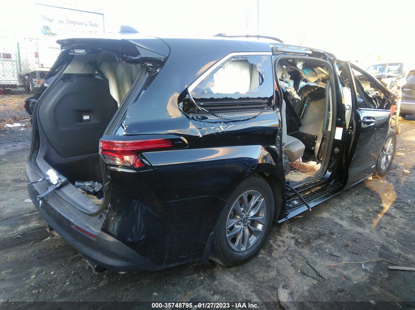 2021 Toyota Sienna Le