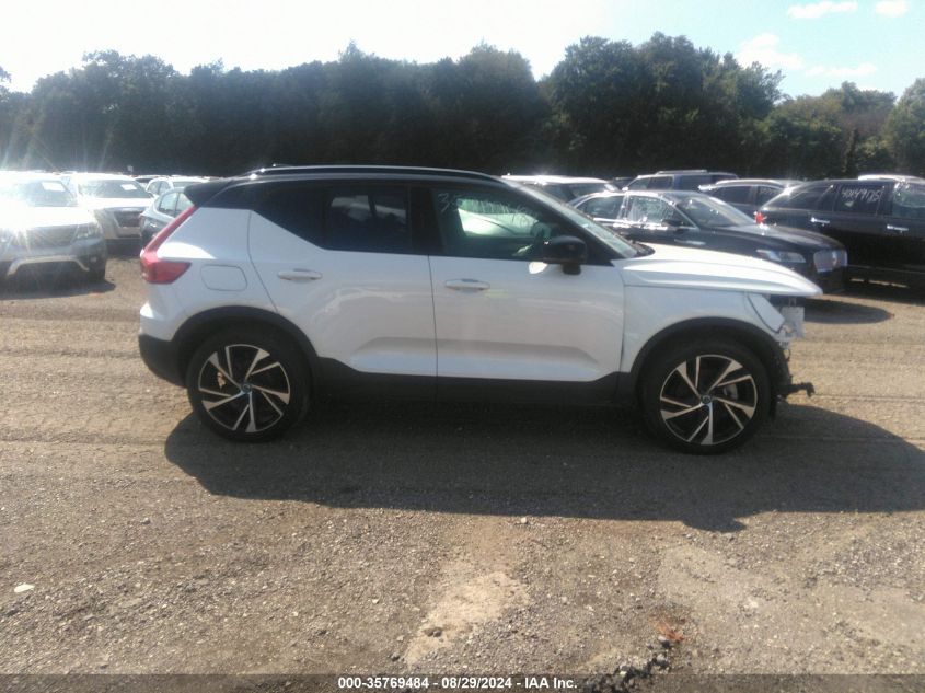 2021 Volvo Xc40 T5 R-Design VIN: YV4162UM9M2437322 Lot: 35769484