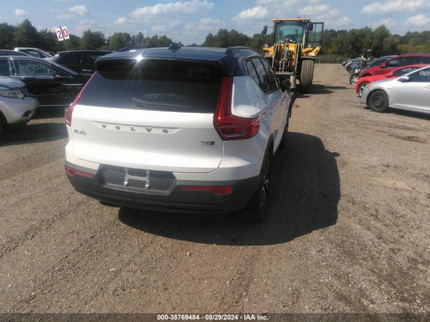 2021 Volvo Xc40 T5 R-Design VIN: YV4162UM9M2437322 Lot: 35769484