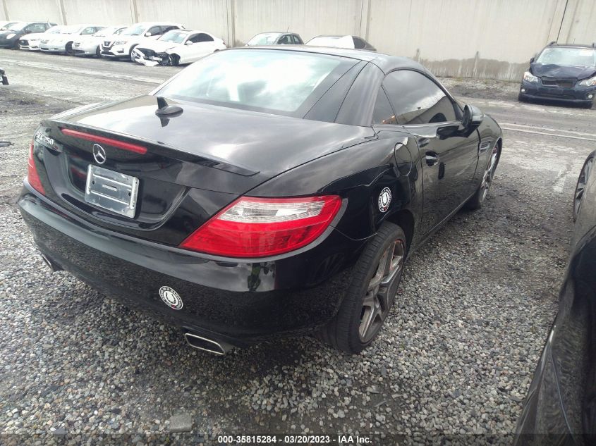 VIN WDDPK4HA5FF100250 2015 Mercedes-Benz SLK-Class,... no.4