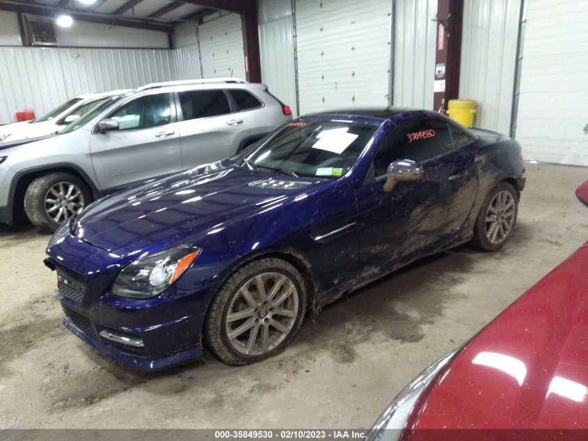 VIN WDDPK4HA1DF055417 2013 Mercedes-Benz SLK-Class,... no.2