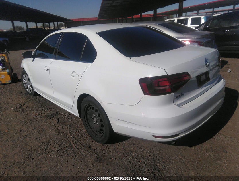 3VW2B7AJ5HM325946