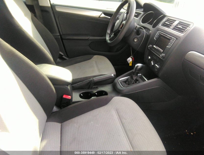 3VW2B7AJ3HM258053