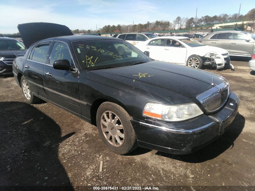 2009 Lincoln Town Car Signature Limited VIN: 2LNHM82V49X604935 Lot: 35975431