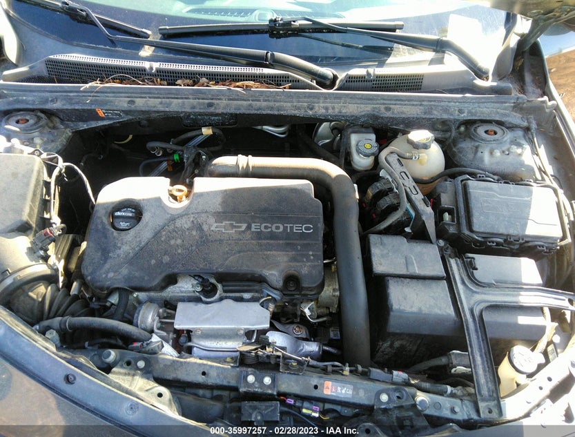 1G1ZB5ST6JF104943