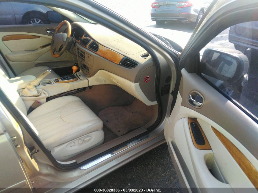 2000 Jaguar S-Type 3.0L V6 VIN: SAJDA01C7YFL64949 Lot: 36028336