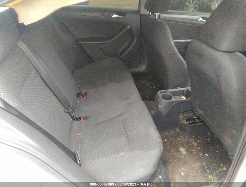 3VW2K7AJ9DM371158