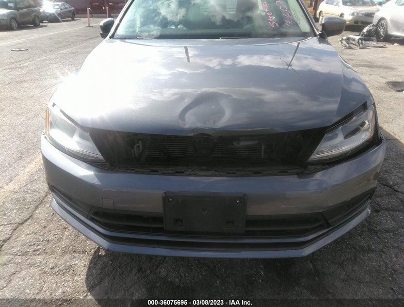 3VW2B7AJ5JM215517