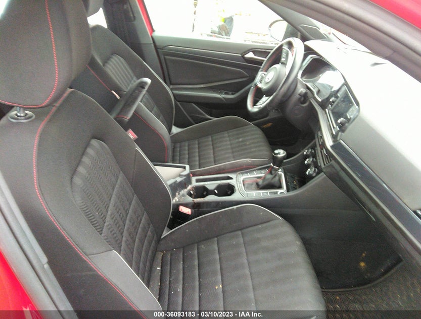 3VW5T7BU8KM145984