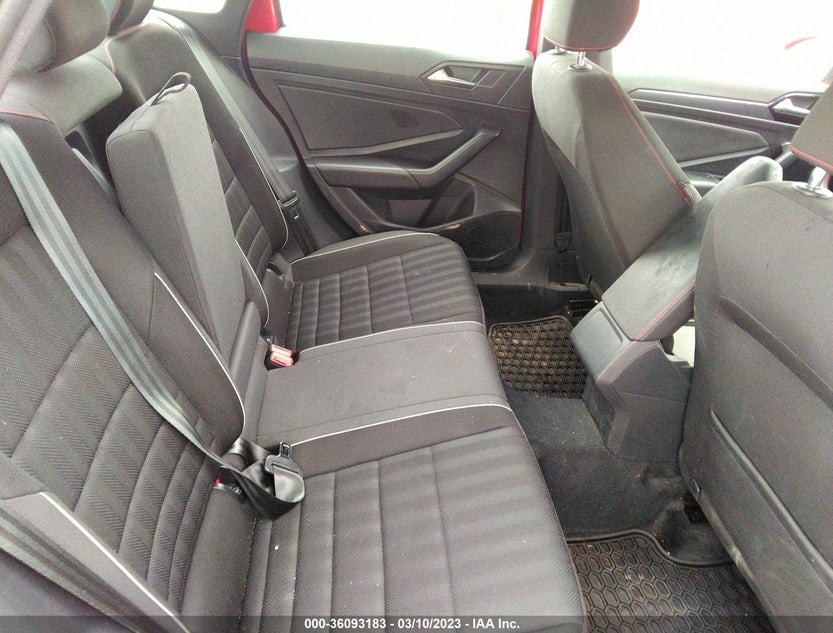 3VW5T7BU8KM145984