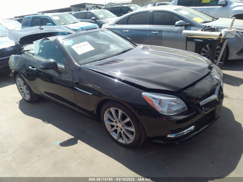 VIN WDDPK3JA0GF124364 2016 Mercedes-Benz SLK-Class,... no.1