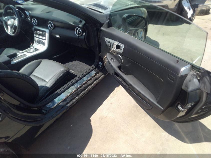 VIN WDDPK3JA0GF124364 2016 Mercedes-Benz SLK-Class,... no.5