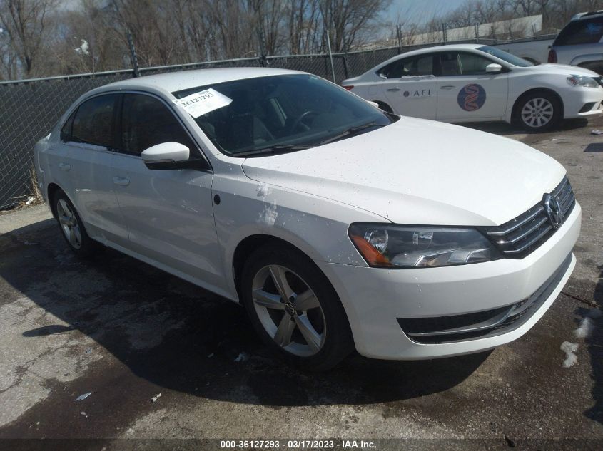 1VWAT7A30EC029286 2014 Volkswagen Passat 1.8T Wolfsburg Edition