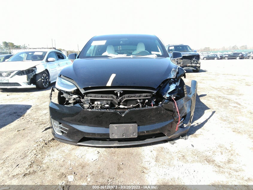2016 Tesla Model X 60D/70D/75D/90D VIN: 5YJXCDE26GF026587 Lot: 36128973