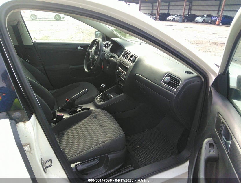 3VW1K7AJ5CM359888