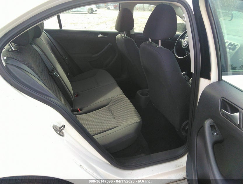 3VW1K7AJ5CM359888