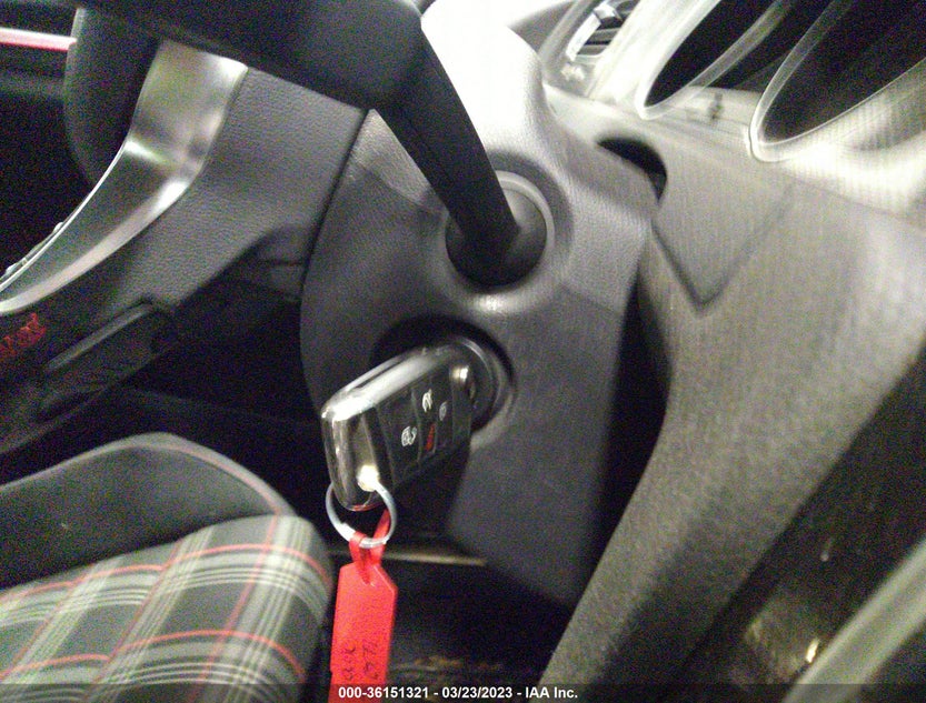 3VW4T7AU3FM028106