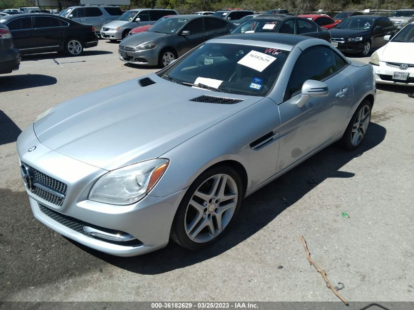 VIN WDDPK4HA1DF071519 2013 Mercedes-Benz SLK-Class,... no.2