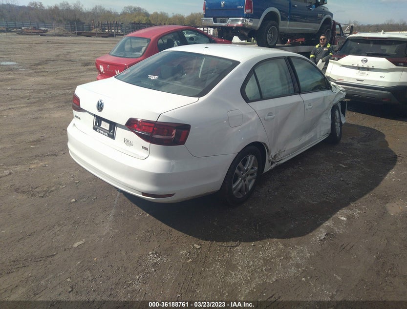 3VW2B7AJ4JM227545