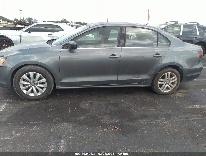 3VW2B7AJ1HM288832