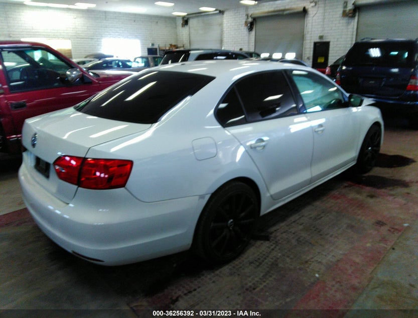 3VW2K7AJ7EM326043