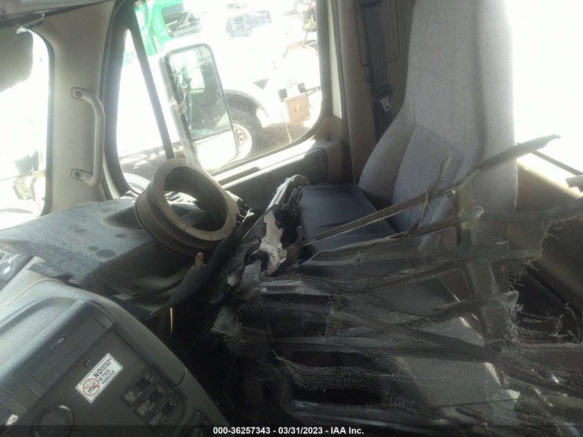 3AKJGEDV8FDGL1464 2015   photo no. 11